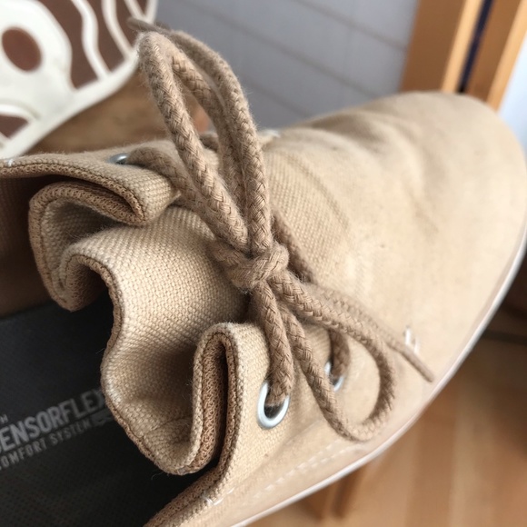 Sz 10.5 Timberland Desert Boots tan canvas comfort main image 10